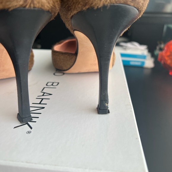 COPY-4 inch heels Manolo Blahnik’s size 40 1/2 fits about a 9 1/2 size 10 NO BOX - Picture 3 of 13